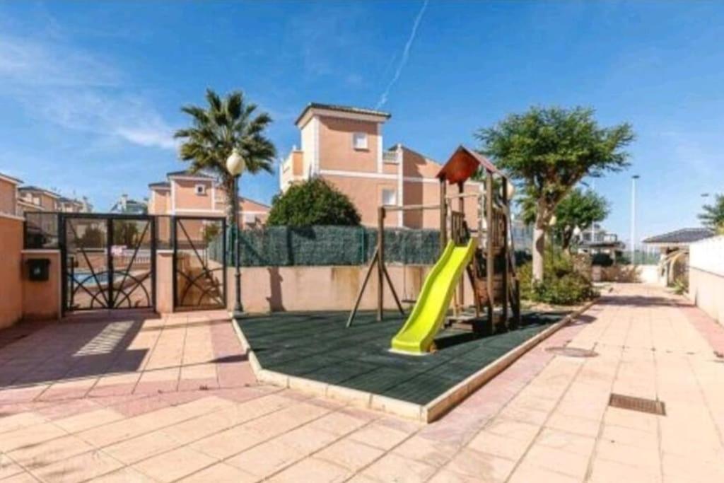 Bungalow Adaptado, Terraza Muy Grande Y Soleada. Gran Alacant Ngoại thất bức ảnh